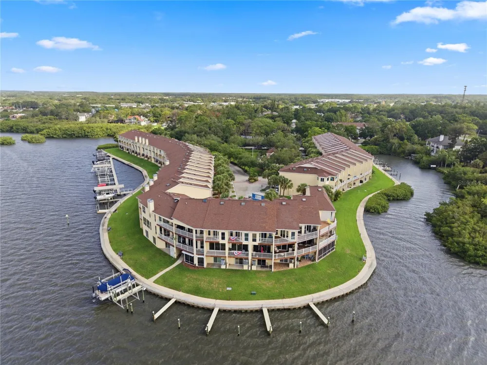 117 BRENT CIRCLE Oldsmar, FL 34677