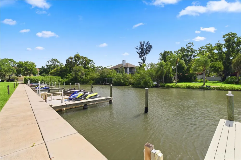 117 BRENT CIRCLE Oldsmar, FL 34677