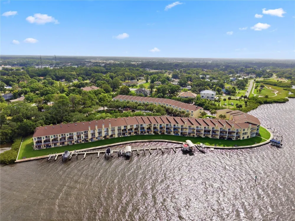 117 BRENT CIRCLE Oldsmar, FL 34677