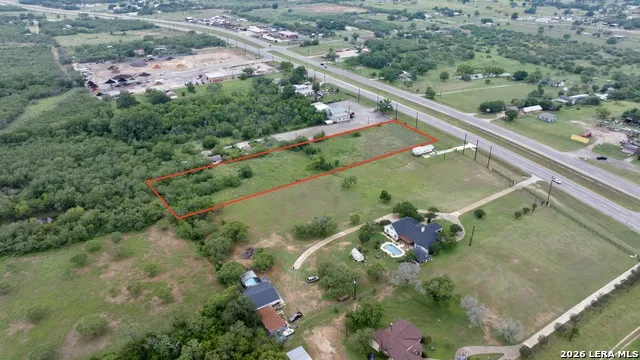 11116 US HIGHWAY 87 S Adkins, TX 78101