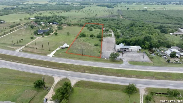 11116 US HIGHWAY 87 S Adkins, TX 78101