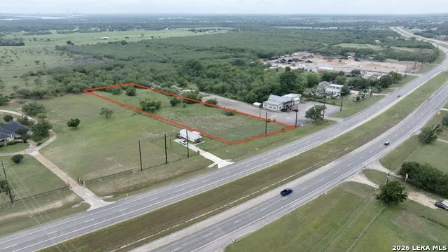 11116 US HIGHWAY 87 S Adkins, TX 78101