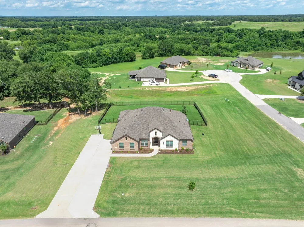 425 Private Road 7017 Edgewood, TX 75117