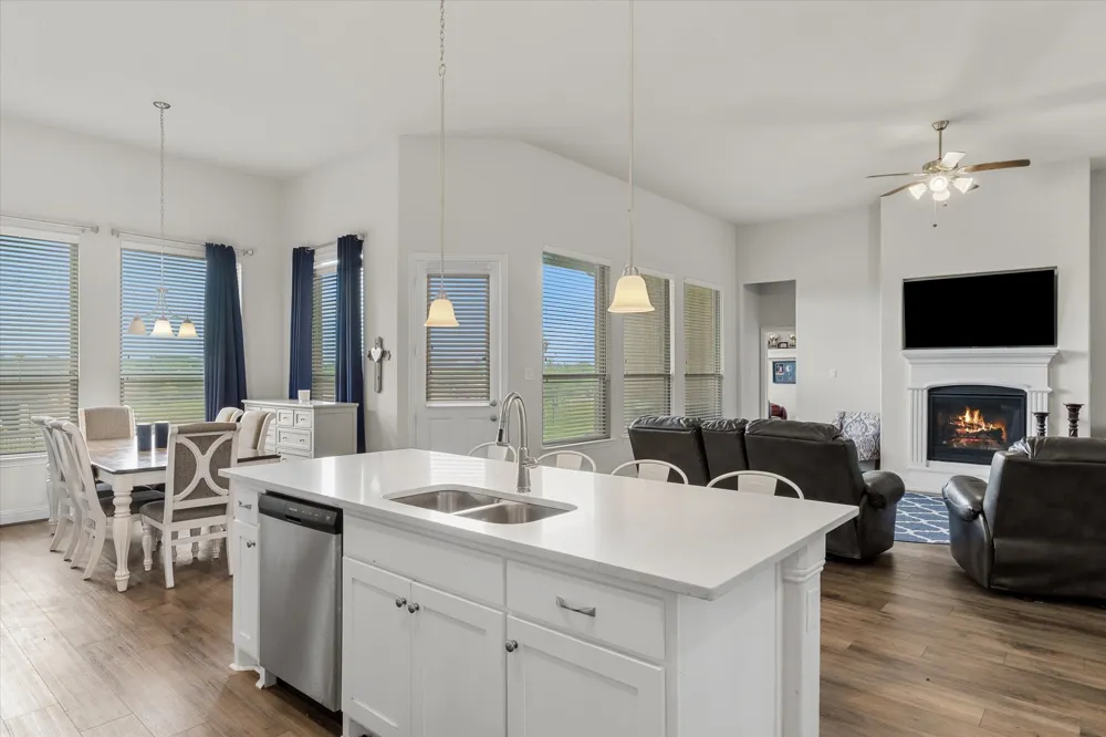 425 Private Road 7017 Edgewood, TX 75117