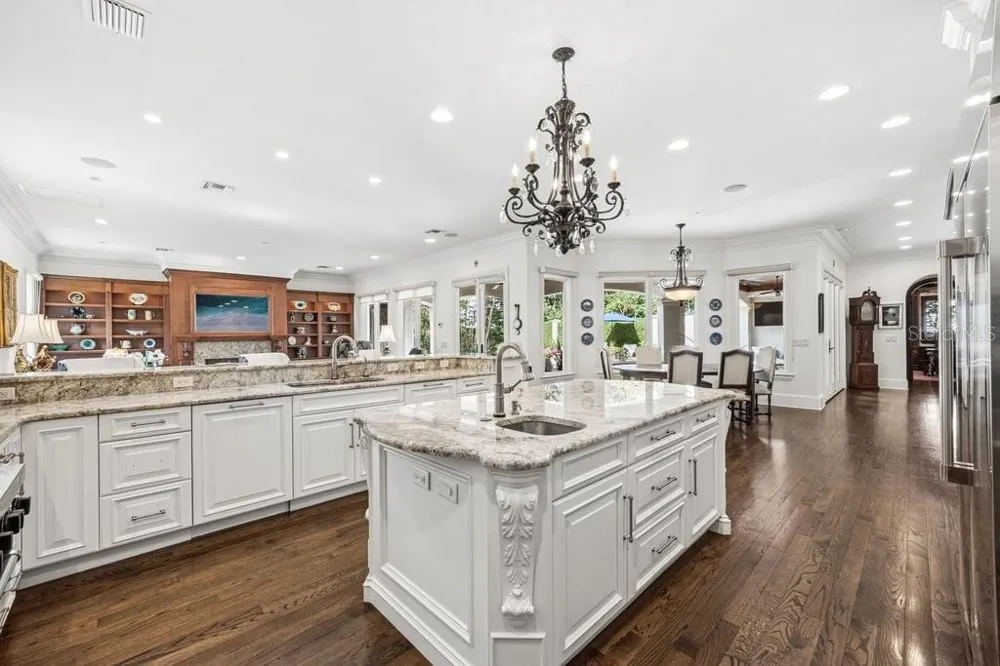1571 WOODLAND AVENUE Winter Park, FL 32789