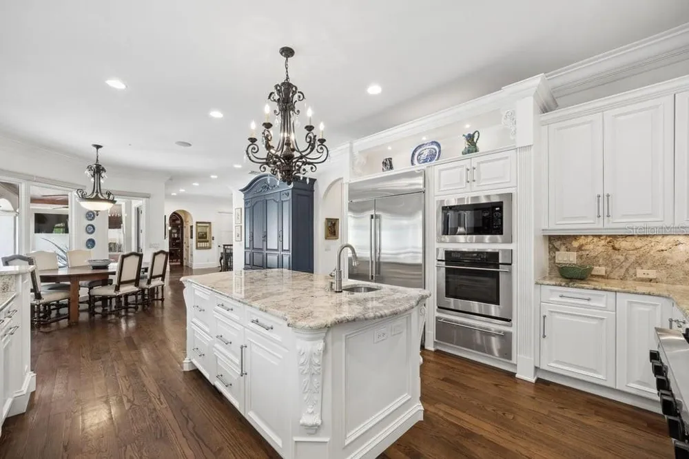 1571 WOODLAND AVENUE Winter Park, FL 32789