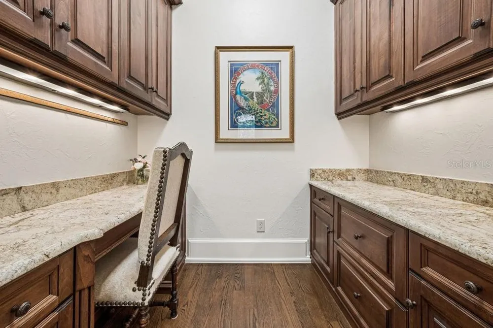 1571 WOODLAND AVENUE Winter Park, FL 32789