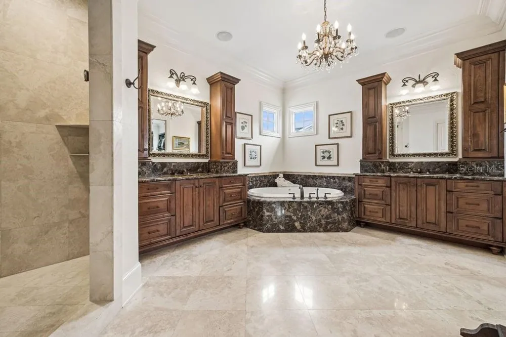 1571 WOODLAND AVENUE Winter Park, FL 32789