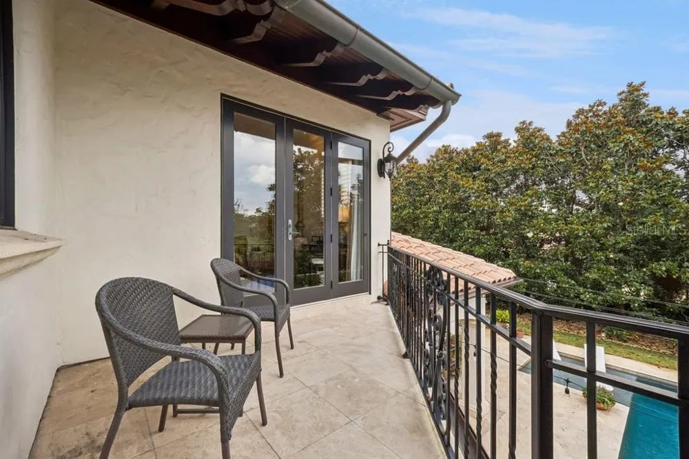 1571 WOODLAND AVENUE Winter Park, FL 32789
