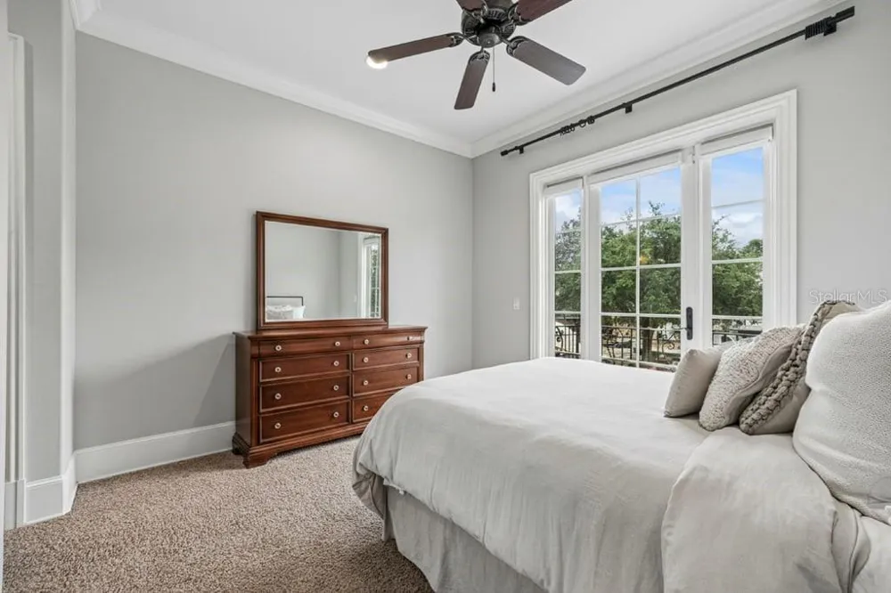 1571 WOODLAND AVENUE Winter Park, FL 32789