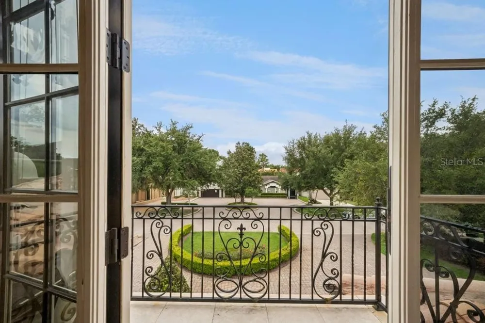 1571 WOODLAND AVENUE Winter Park, FL 32789