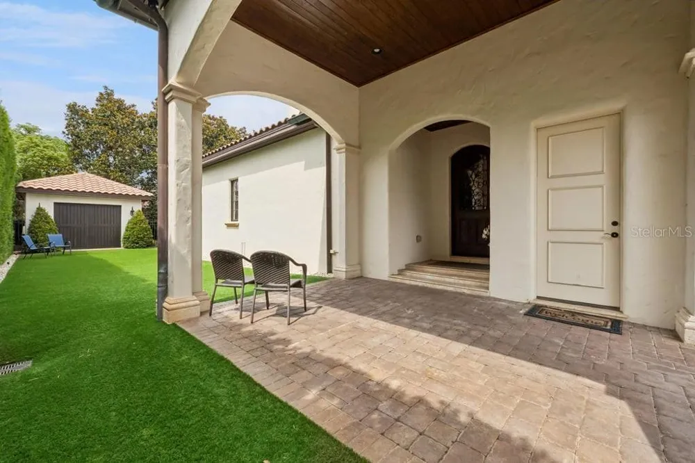 1571 WOODLAND AVENUE Winter Park, FL 32789