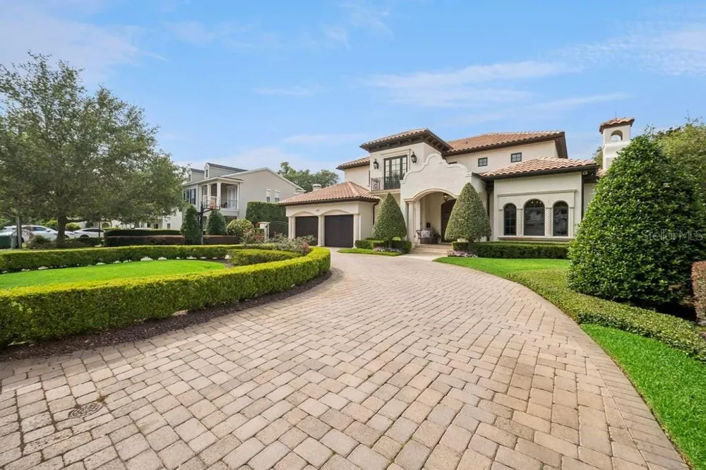 1571 WOODLAND AVENUE Winter Park, FL 32789