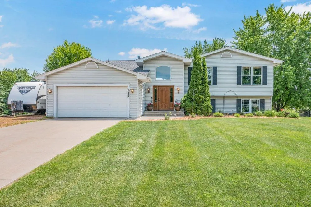 812 Larkspur Court