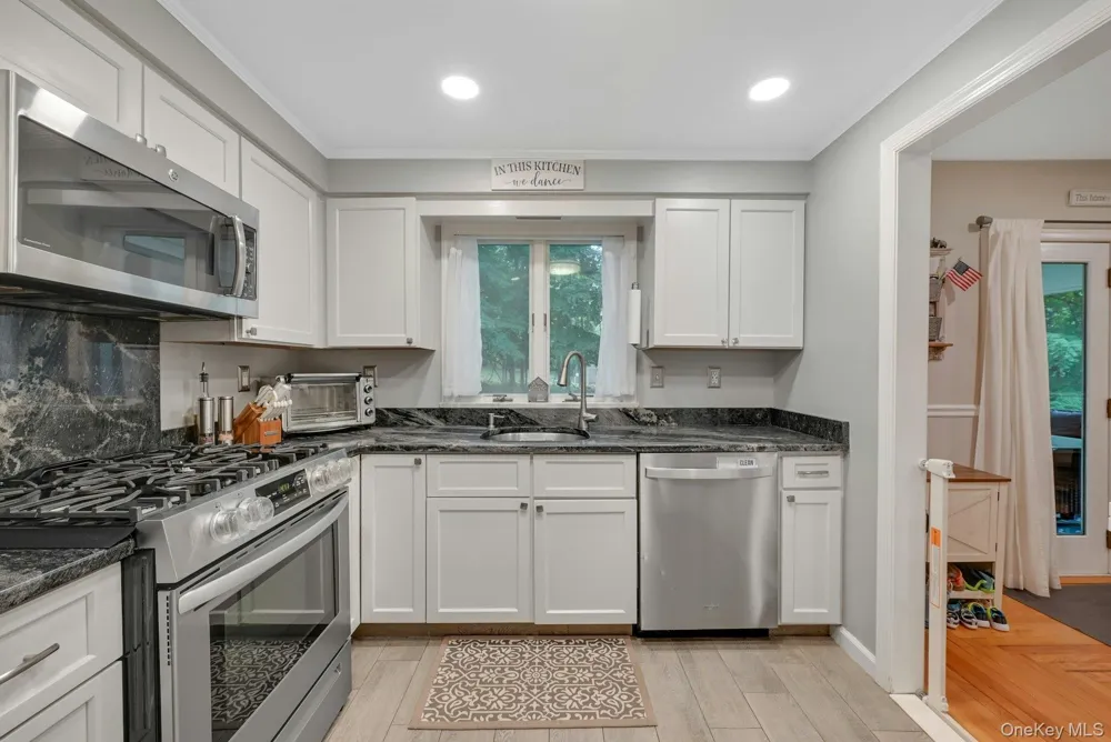 3 Hemion Way Airmont, NY 10901