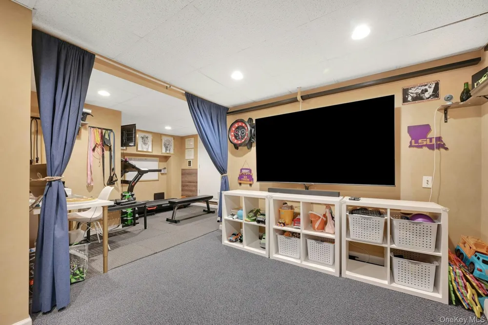 3 Hemion Way Airmont, NY 10901