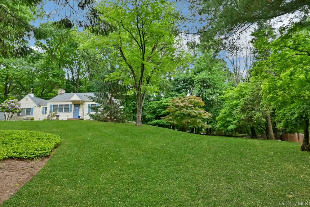 3 Hemion Way Airmont, NY 10901