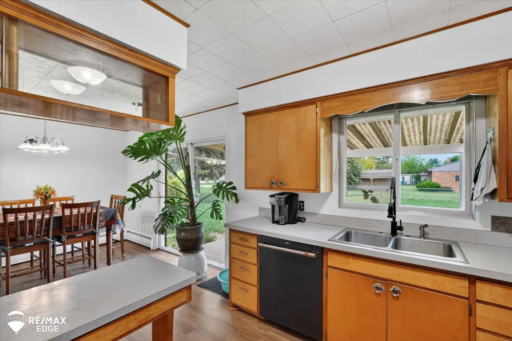 2809 S Outer Drive Buena Vista Charter Township, MI 48601