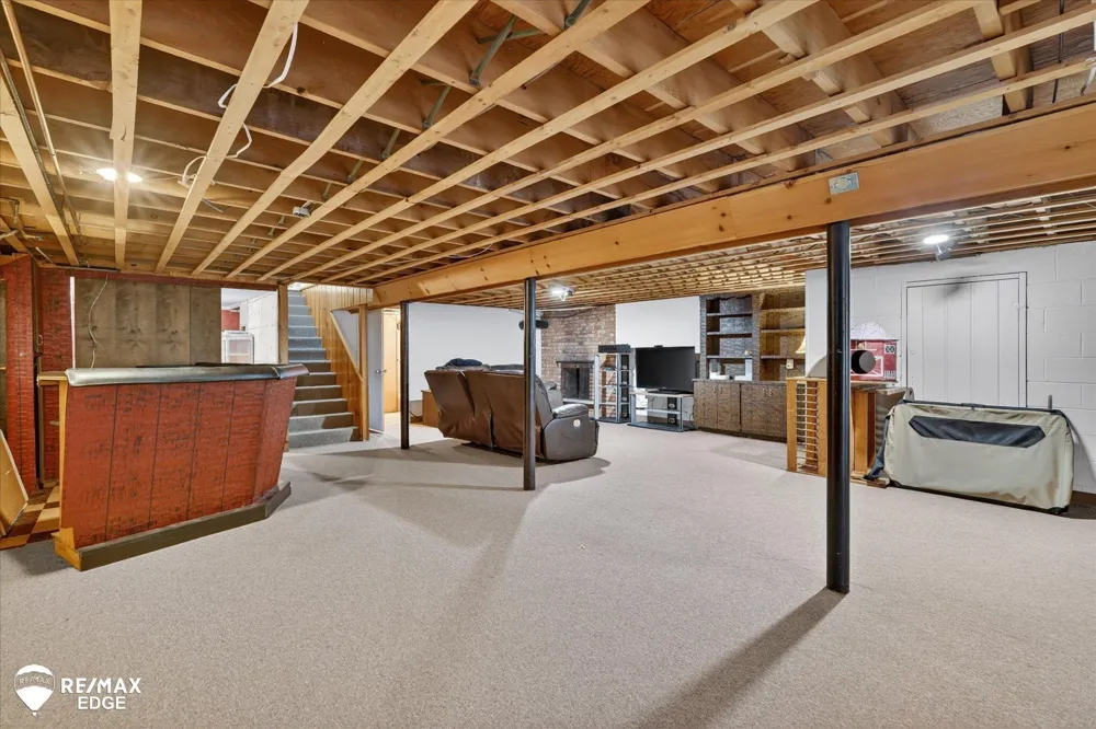 2809 S Outer Drive Buena Vista Charter Township, MI 48601