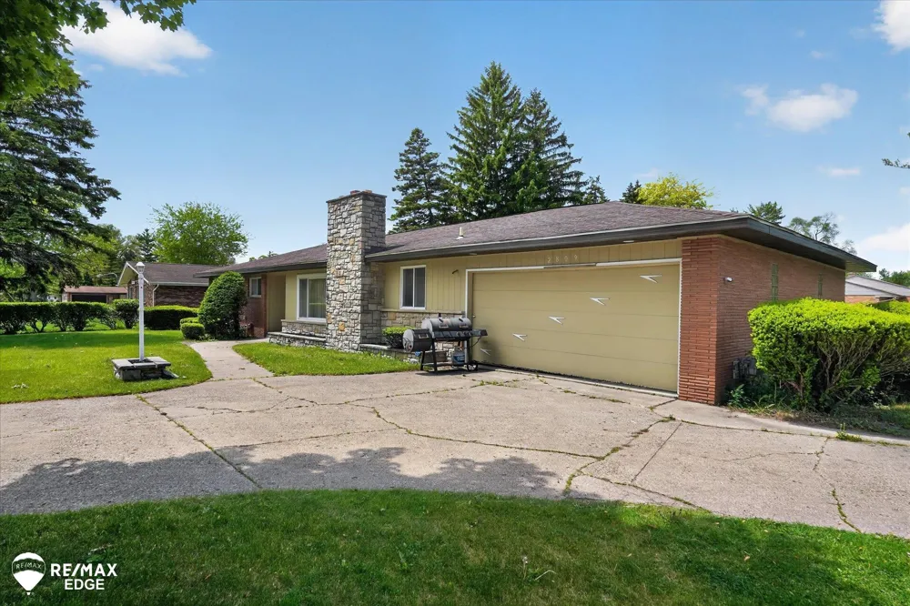 2809 S Outer Drive Buena Vista Charter Township, MI 48601