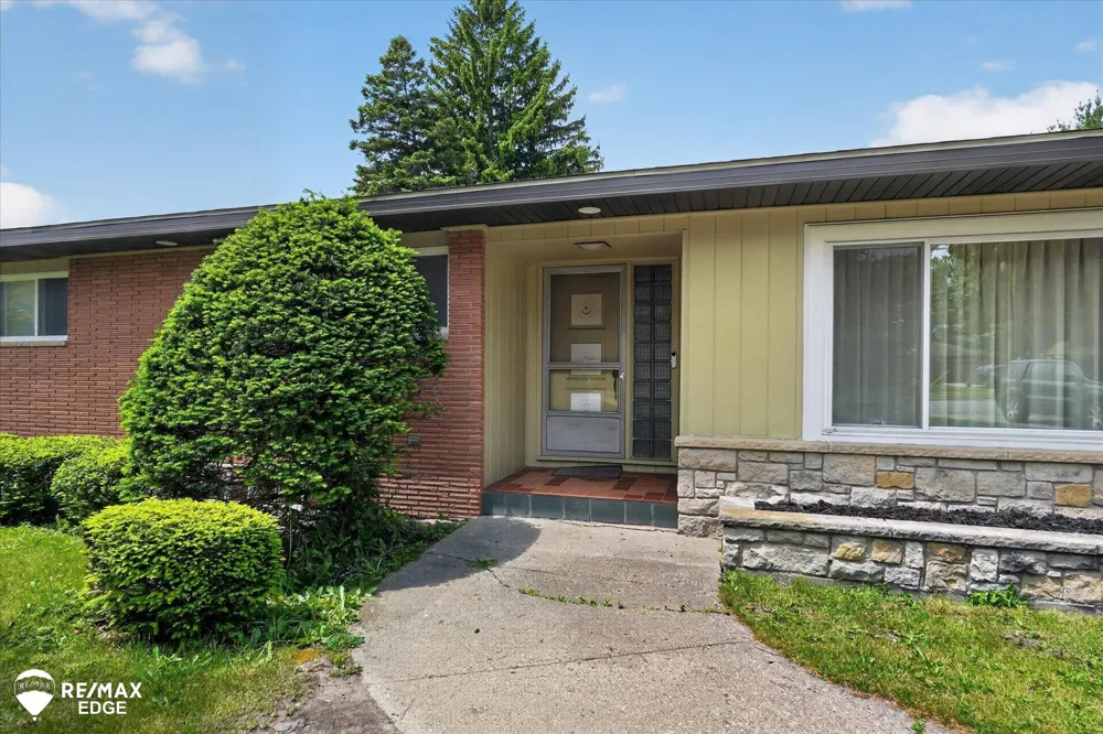 2809 S Outer Drive Buena Vista Charter Township, MI 48601