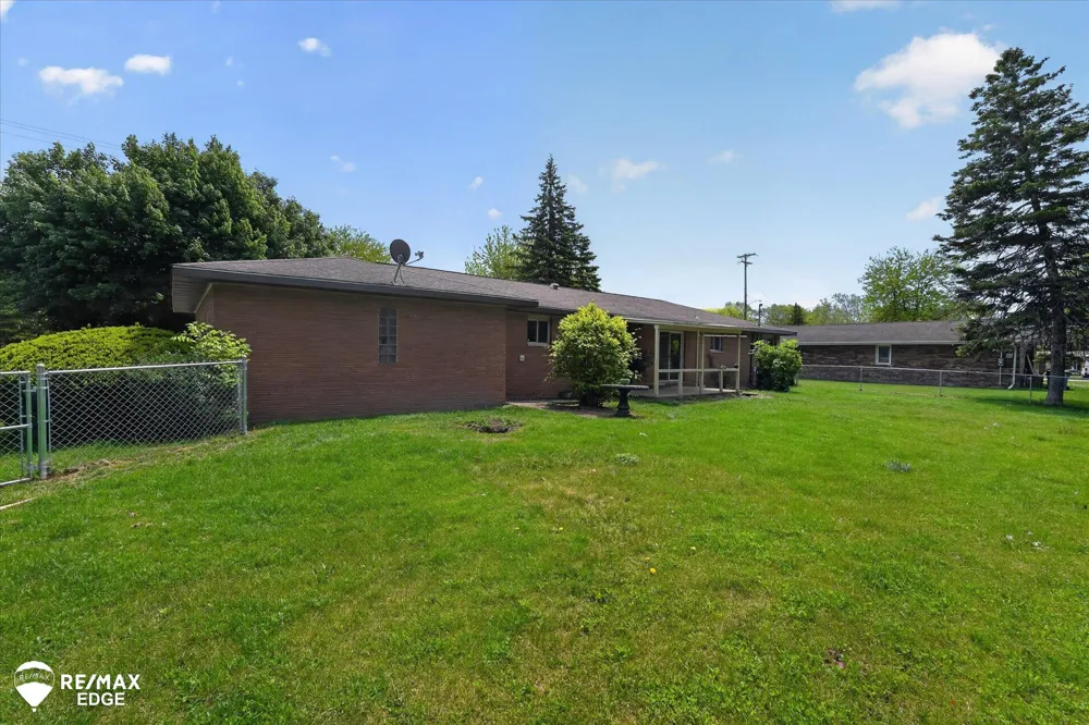 2809 S Outer Drive Buena Vista Charter Township, MI 48601