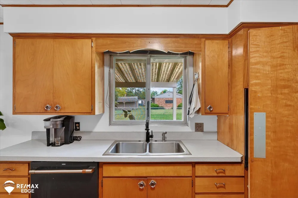 2809 S Outer Drive Buena Vista Charter Township, MI 48601