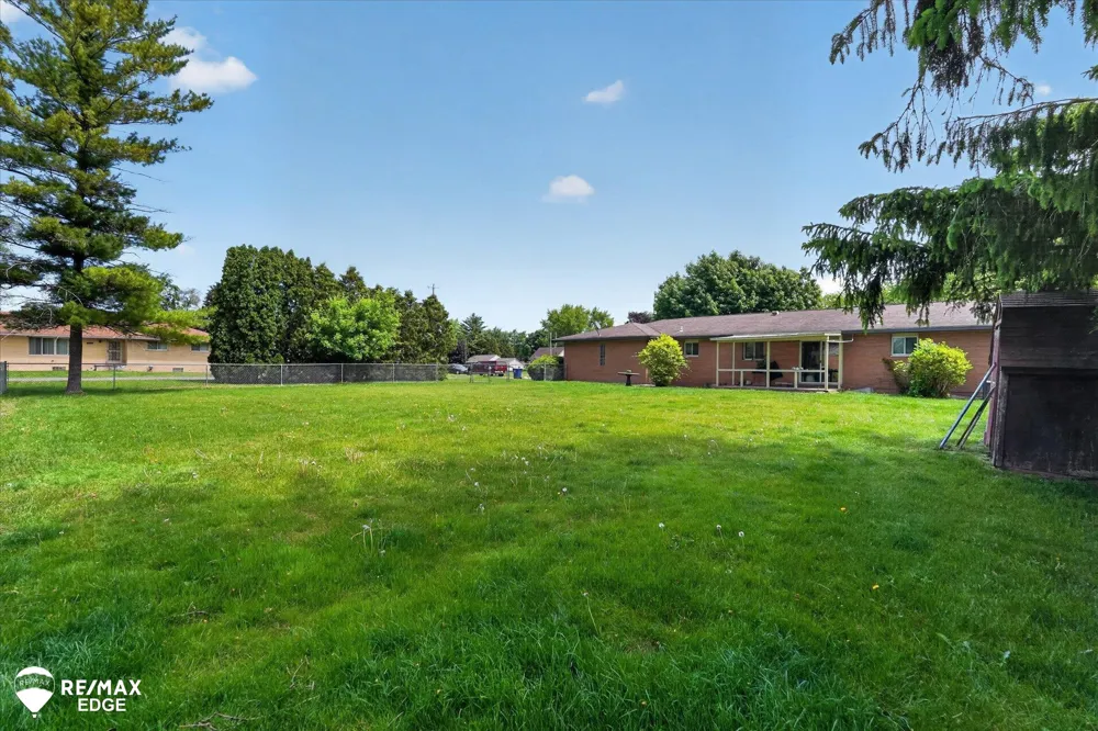2809 S Outer Drive Buena Vista Charter Township, MI 48601