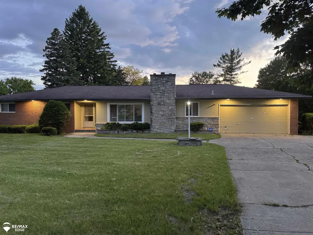 2809 S Outer Drive Buena Vista Charter Township, MI 48601