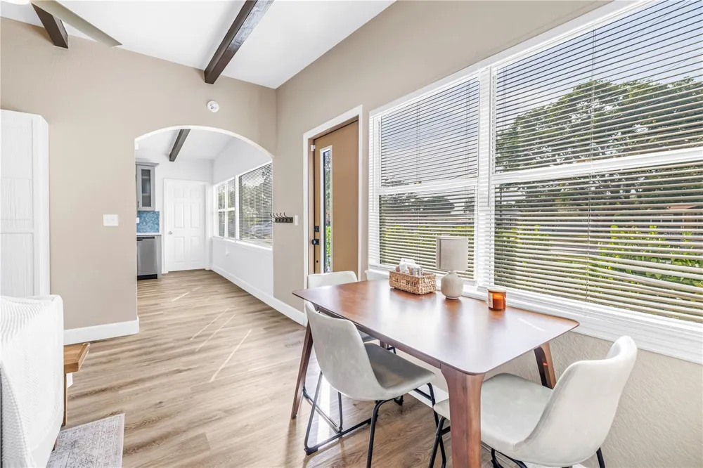 7599 MEADOWLAWN DRIVE St Petersburg, FL 33702