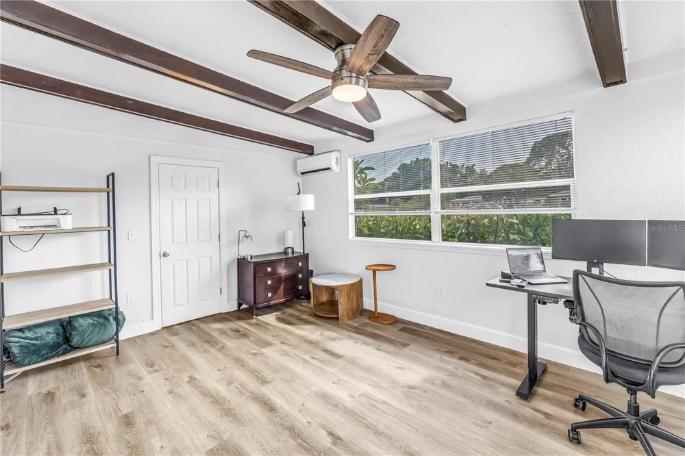 7599 MEADOWLAWN DRIVE St Petersburg, FL 33702