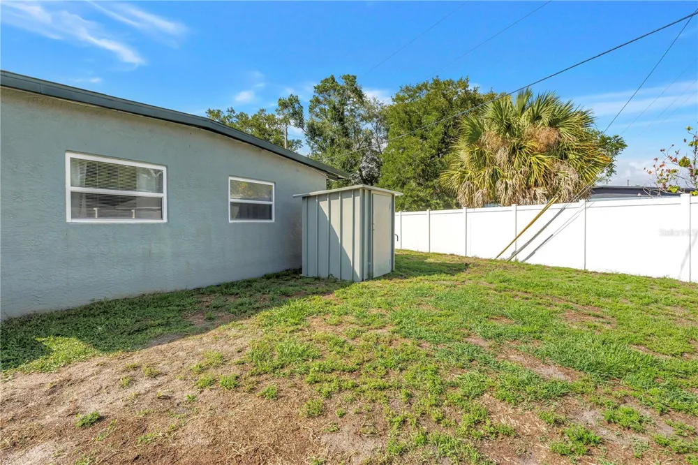 7599 MEADOWLAWN DRIVE St Petersburg, FL 33702