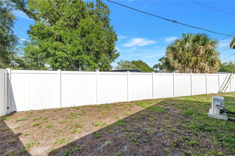 7599 MEADOWLAWN DRIVE St Petersburg, FL 33702
