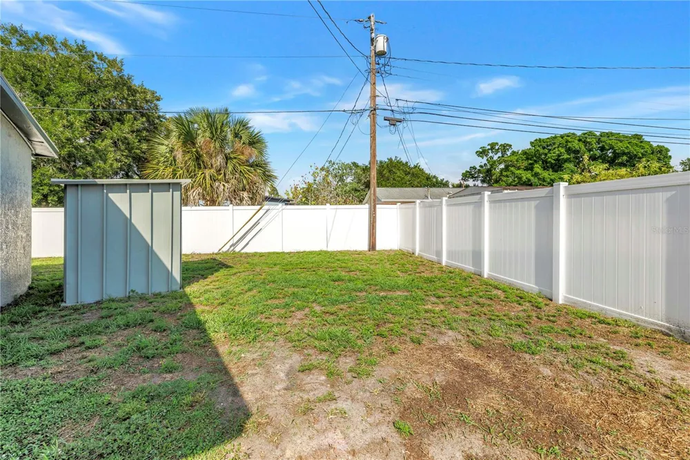 7599 MEADOWLAWN DRIVE St Petersburg, FL 33702