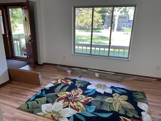 759 Geneva Waterford Charter Township, MI 48327