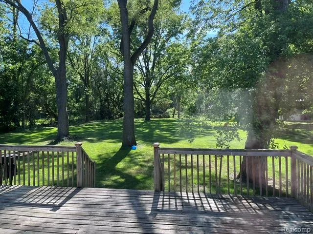 759 Geneva Waterford Charter Township, MI 48327