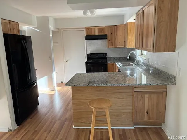 759 Geneva Waterford Charter Township, MI 48327