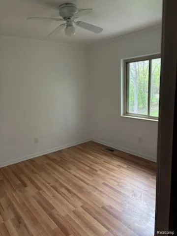759 Geneva Waterford Charter Township, MI 48327