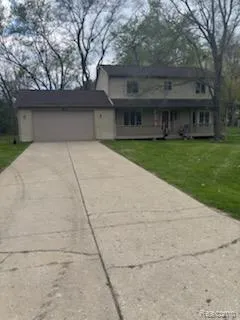 759 Geneva Waterford Charter Township, MI 48327