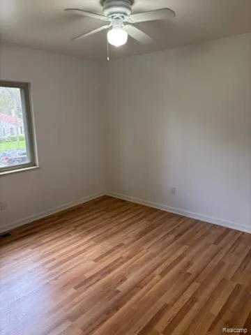 759 Geneva Waterford Charter Township, MI 48327