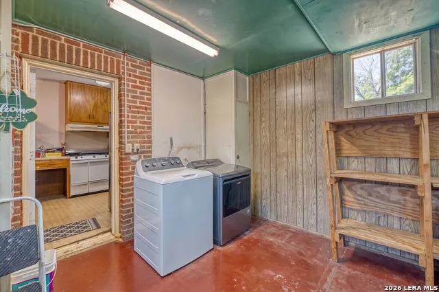 440 S GETTY Uvalde, TX 78801