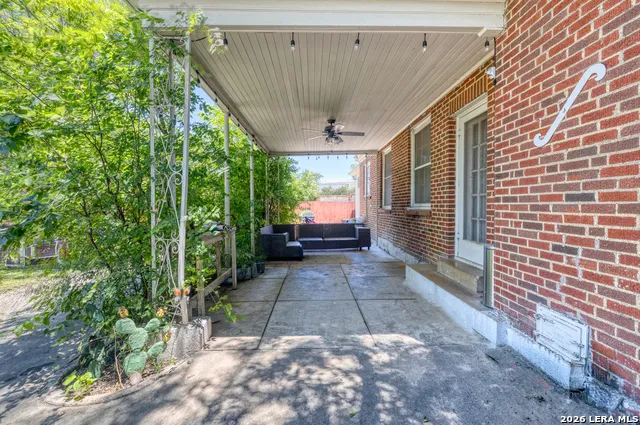 440 S GETTY Uvalde, TX 78801