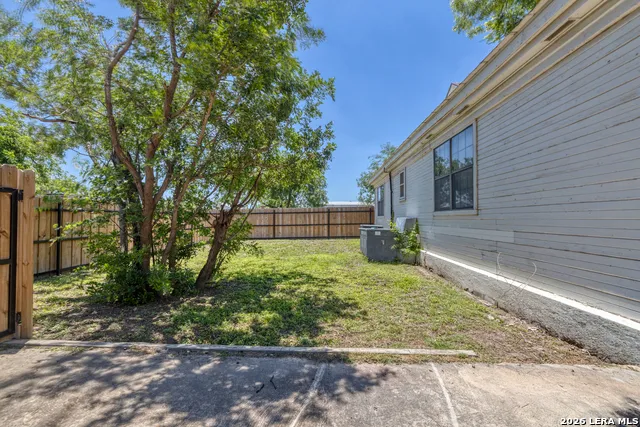 440 S GETTY Uvalde, TX 78801