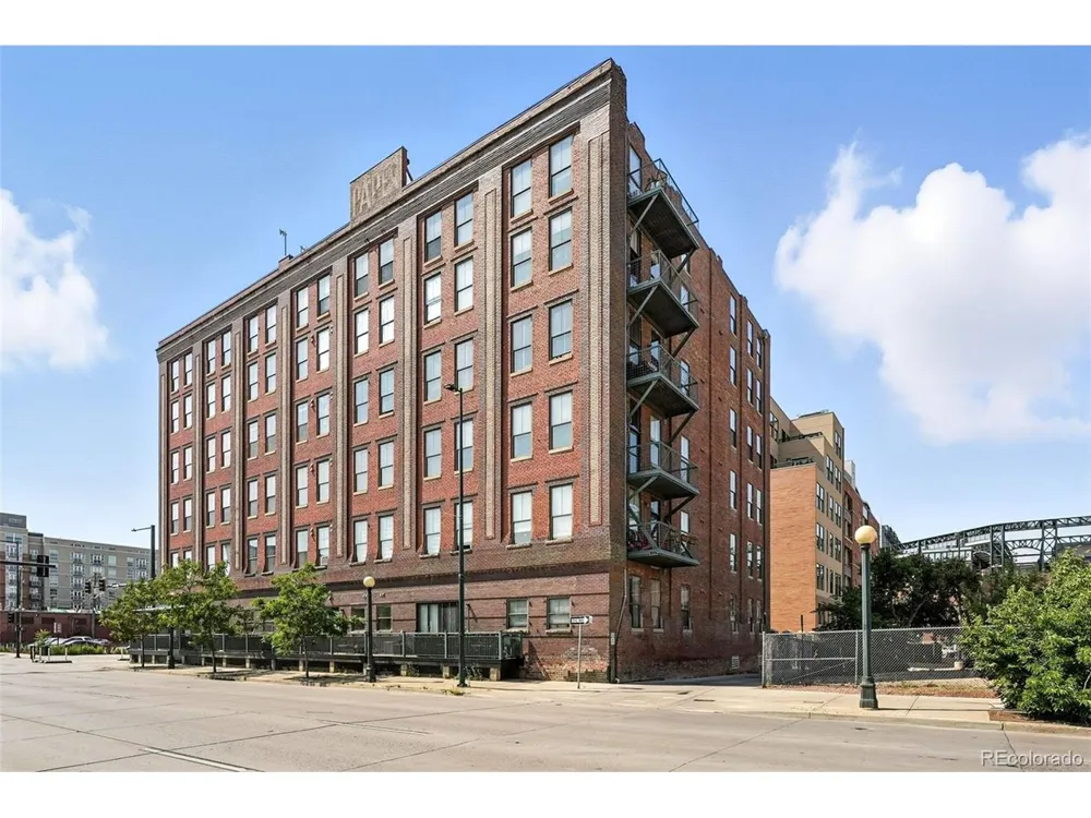 2261 Blake Street #3E