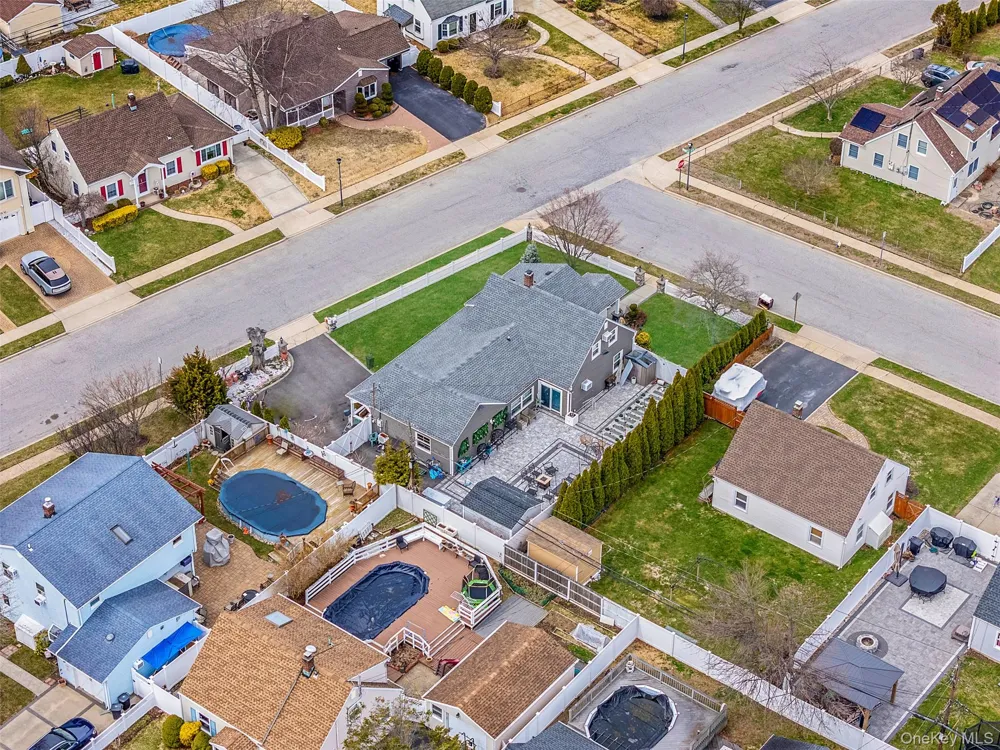 2 Drake Lane Levittown, NY 11756