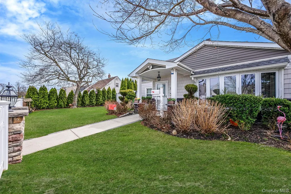 2 Drake Lane Levittown, NY 11756