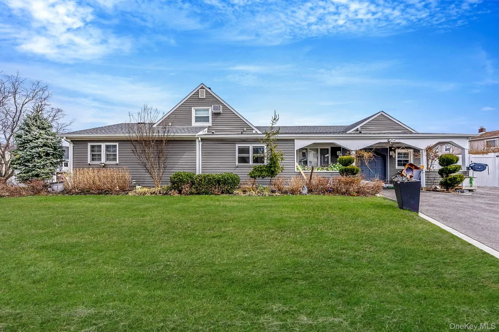 2 Drake Lane Levittown, NY 11756