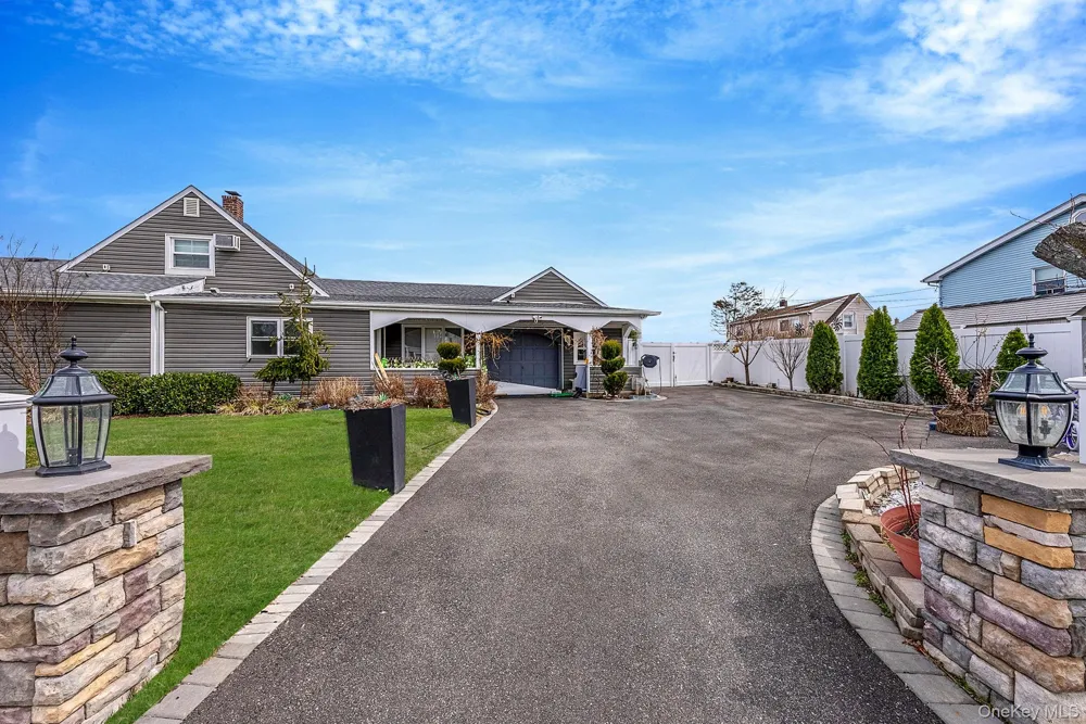 2 Drake Lane Levittown, NY 11756