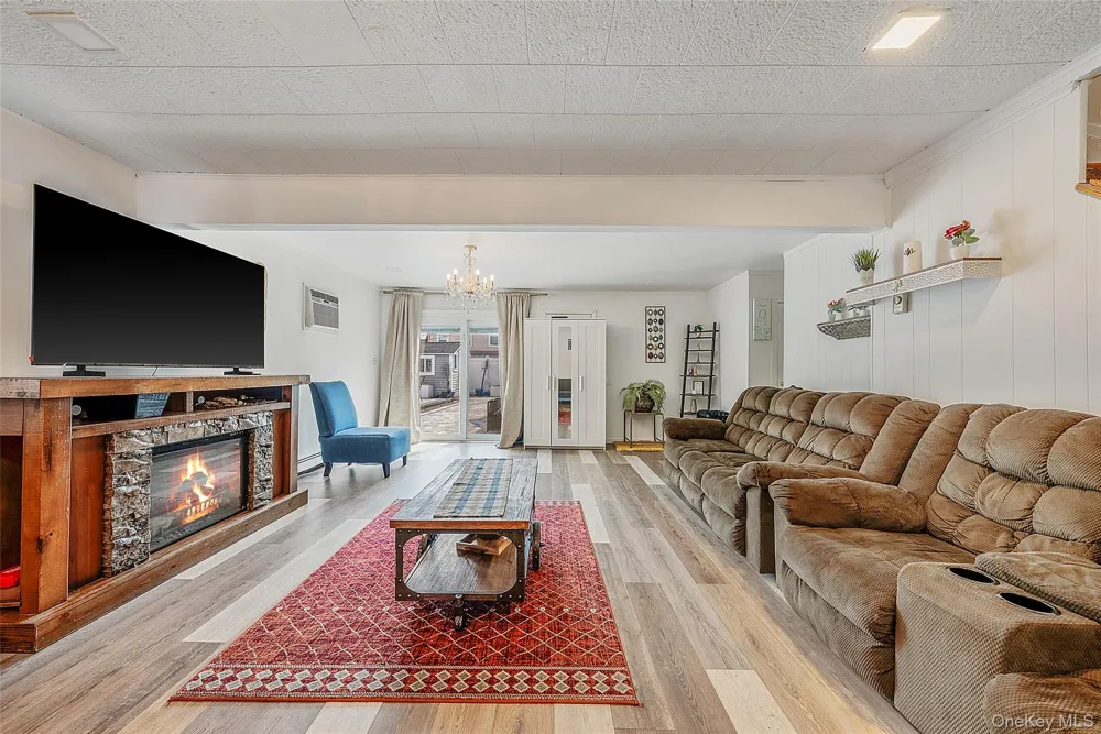 2 Drake Lane Levittown, NY 11756
