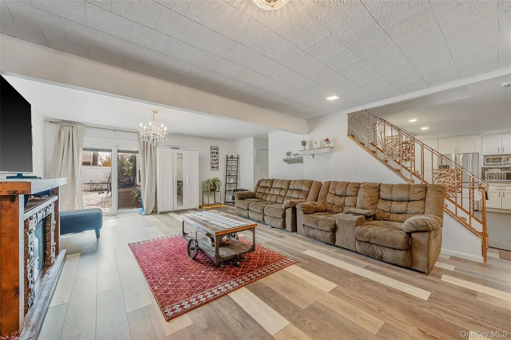 2 Drake Lane Levittown, NY 11756